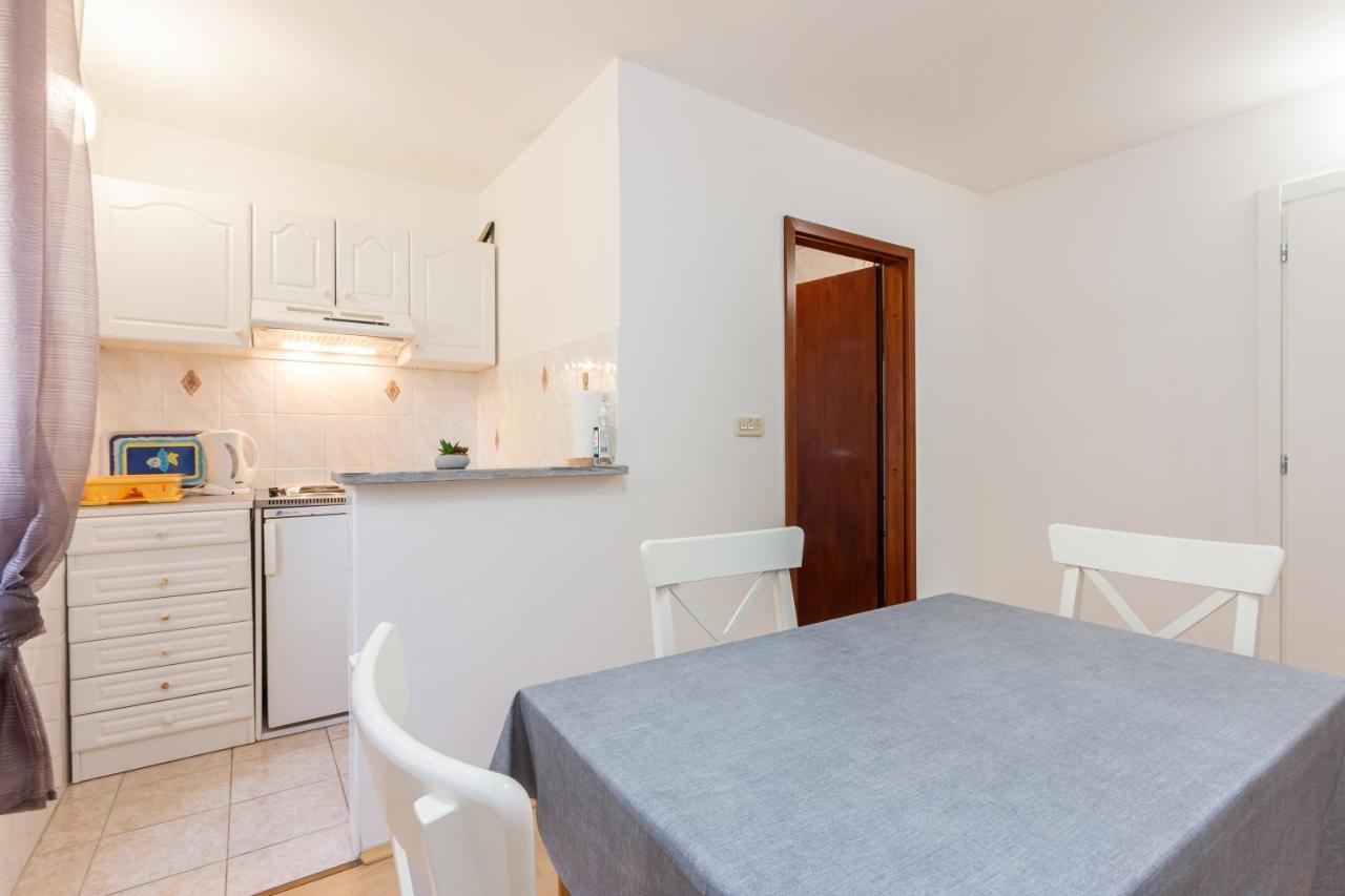 Apartments Marin With Sea View Baška Eksteriør billede
