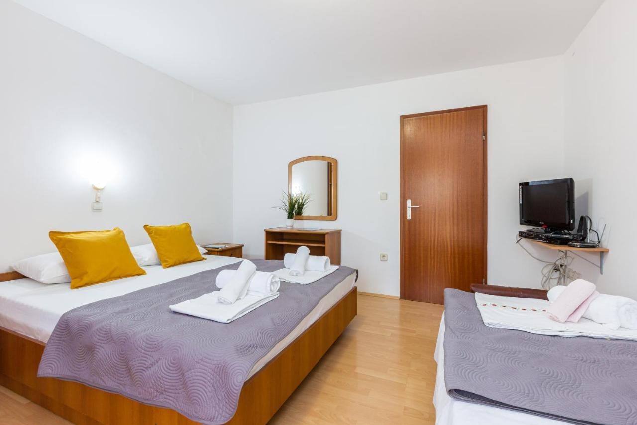Apartments Marin With Sea View Baška Eksteriør billede