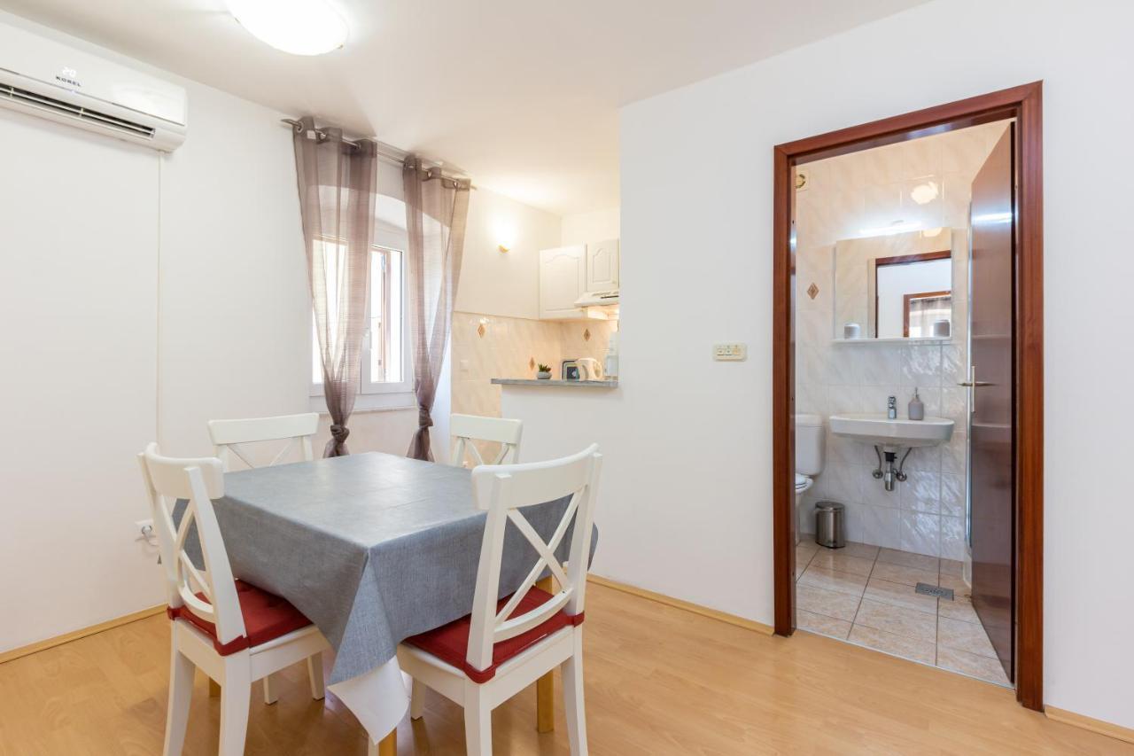 Apartments Marin With Sea View Baška Eksteriør billede